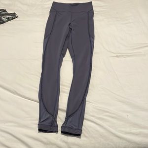 Lululemon high-rise yoga leggings.